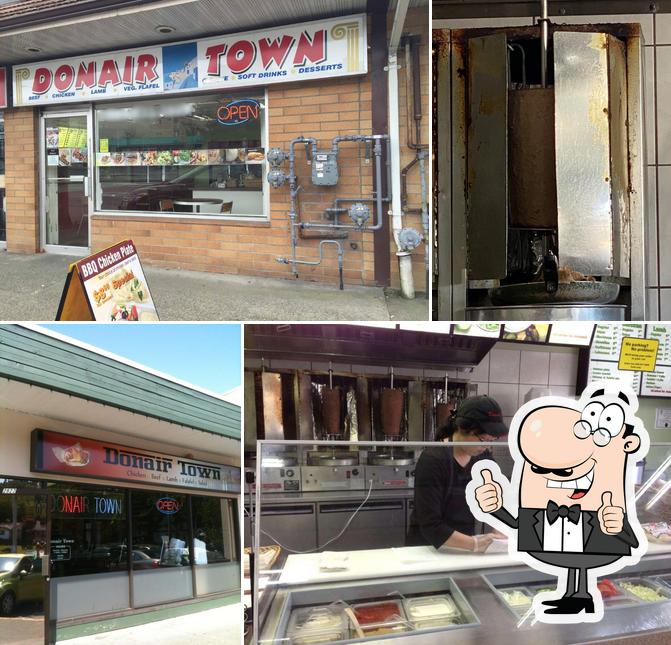 Regarder cette photo de Donair Town