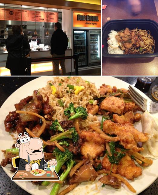 Это фотография, где изображены еда и внутреннее оформление в Big Bowl Chinese Express