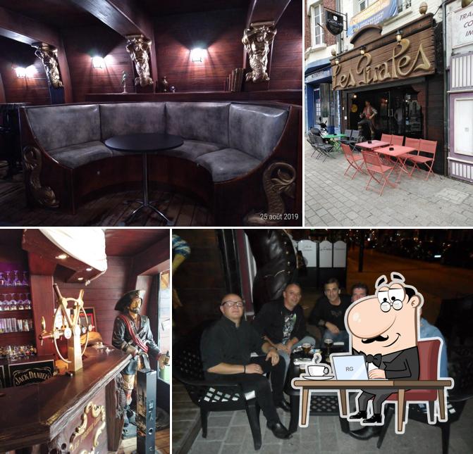 Découvrez l'intérieur de Bar Les pirates