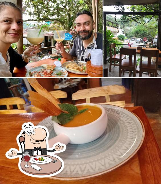 Estas son las fotografías donde puedes ver comedor y comida en Chiquita Brava Bar y Restaurante