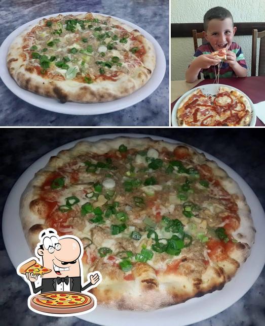 Get pizza at Restaurant Pizzeria Venezia - Dragash