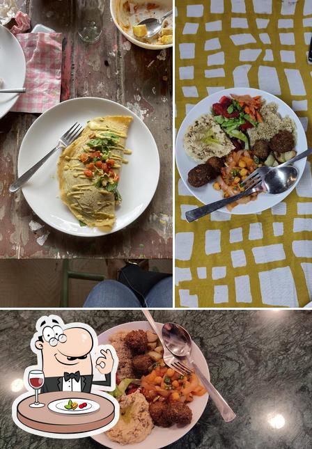 Food at Simi's World Vegan Cafe