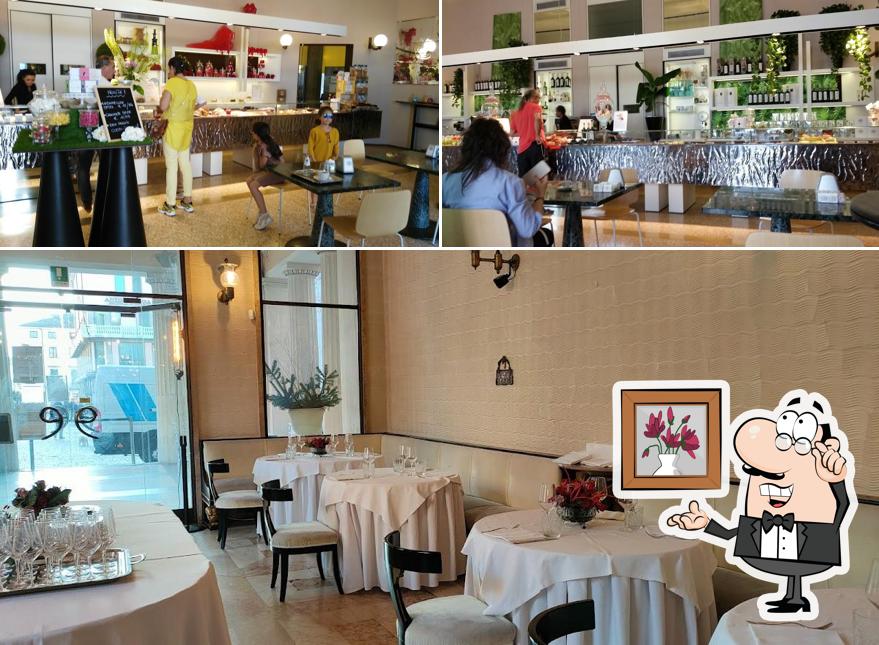 Siediti a un tavolo di Caffè Pedrocchi