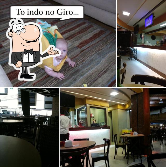 Veja imagens do interior do Giro Burgueria e Pizzaria