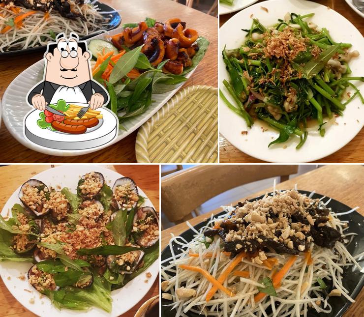 Meals at Doi Xanh Quan