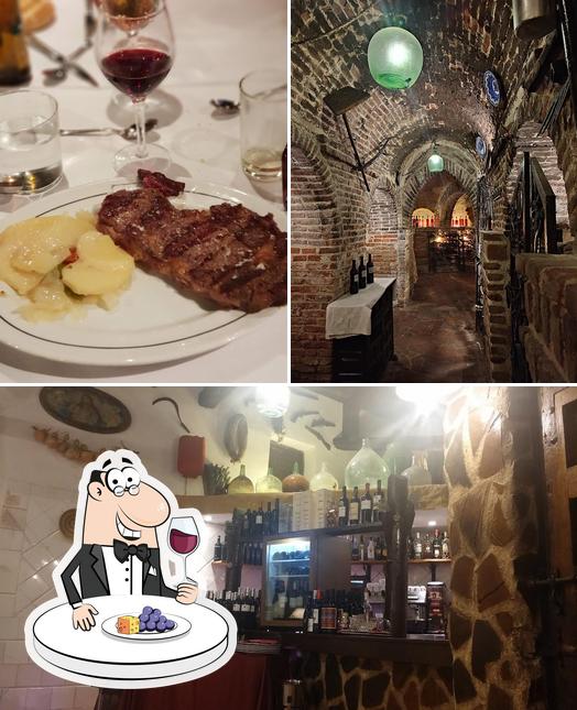 It’s nice to enjoy a glass of wine at Restaurante Las Cuevas del Principe