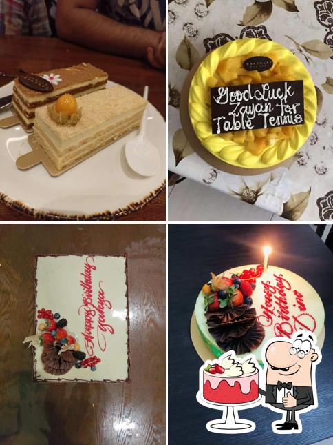 Glossy Cake Online Cake Delivery In Dubai Bakemart Gourmet