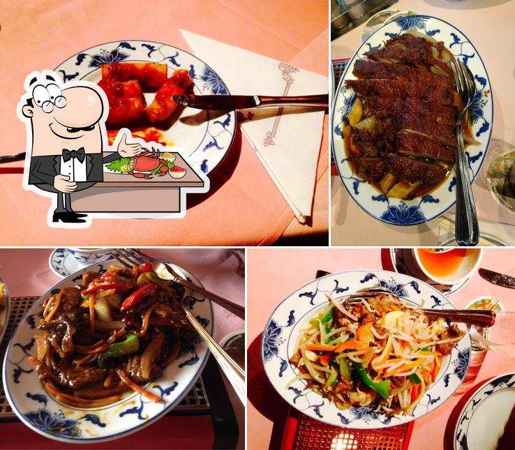 Get seafood at China Restaurant Hongkong