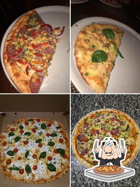 Order pizza at Safari Pica