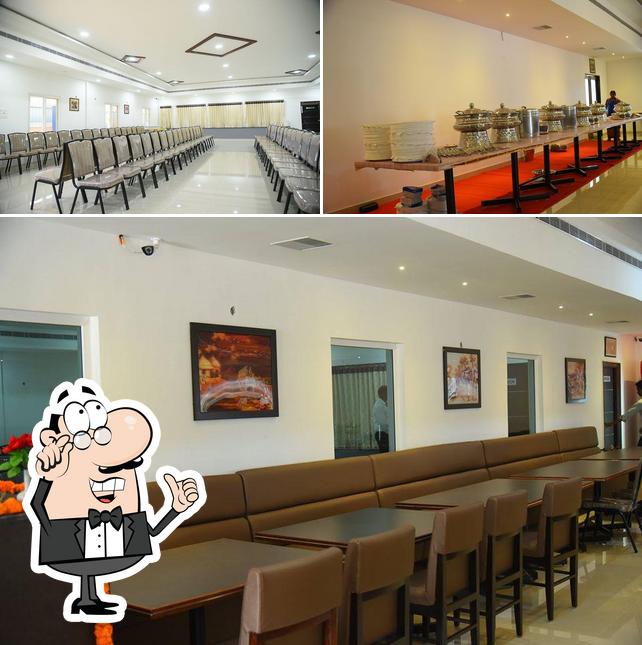 V Square Restaurant