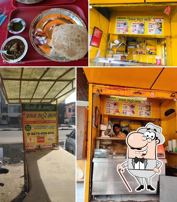 The exterior of Shri Shyam Bhature Wala