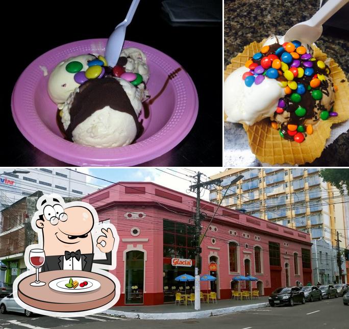 O Sorveteria Glacial - Self Service (Loja 1) se destaca pelo comida e exterior