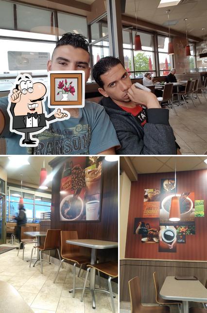 L'intérieur de Tim Hortons