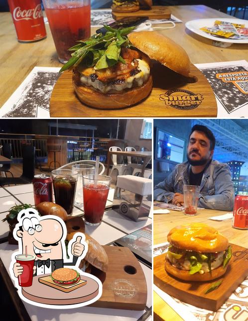 Consiga um hambúrguer no Smart Burger