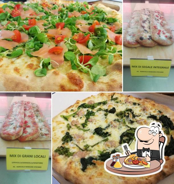 A Pizzeria Era Ora, puoi provare una bella pizza