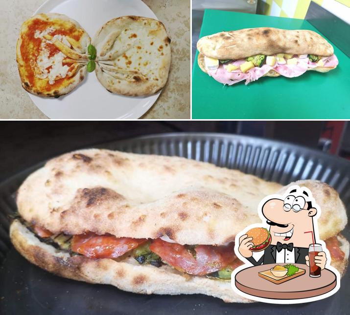 Prenditi un hamburger a Happy Pizza