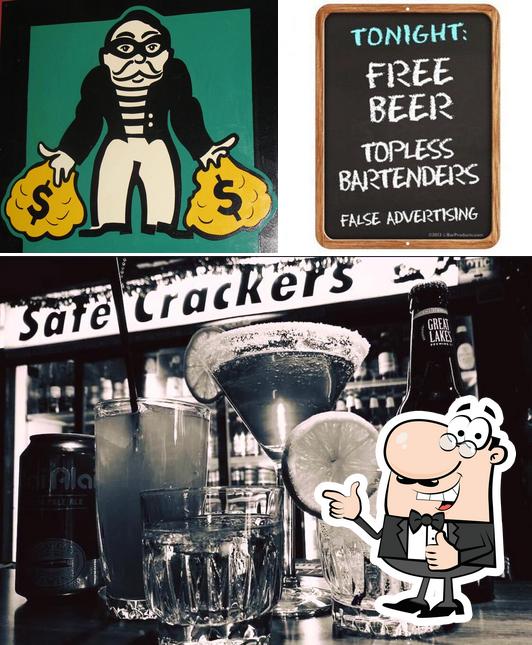 SafeCrackers Bar & Grill in Mentor Restaurant reviews