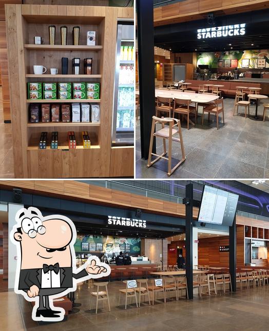 L'intérieur de Starbucks