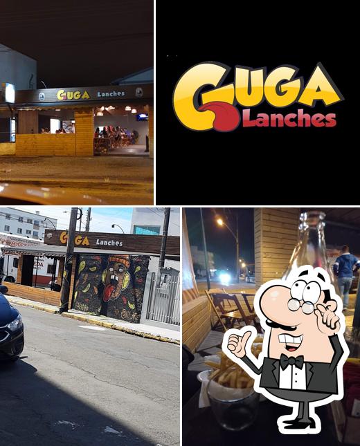 O interior do Guga Lanches