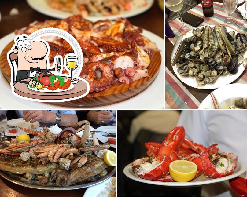 В "La Virgen del Rocio" вы можете отведать разные блюда с морепродуктами