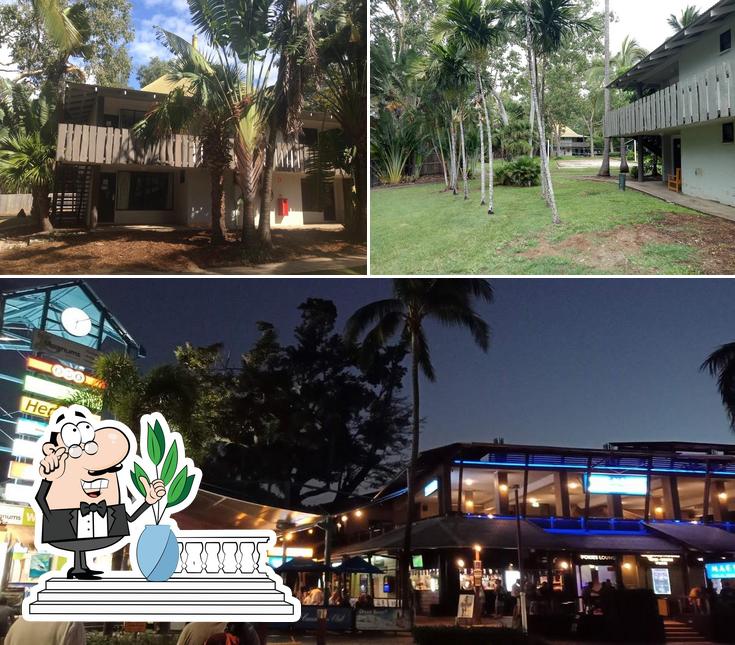 Base Backpackers Airlie Beach in Airlie Beach Restaurant reviews