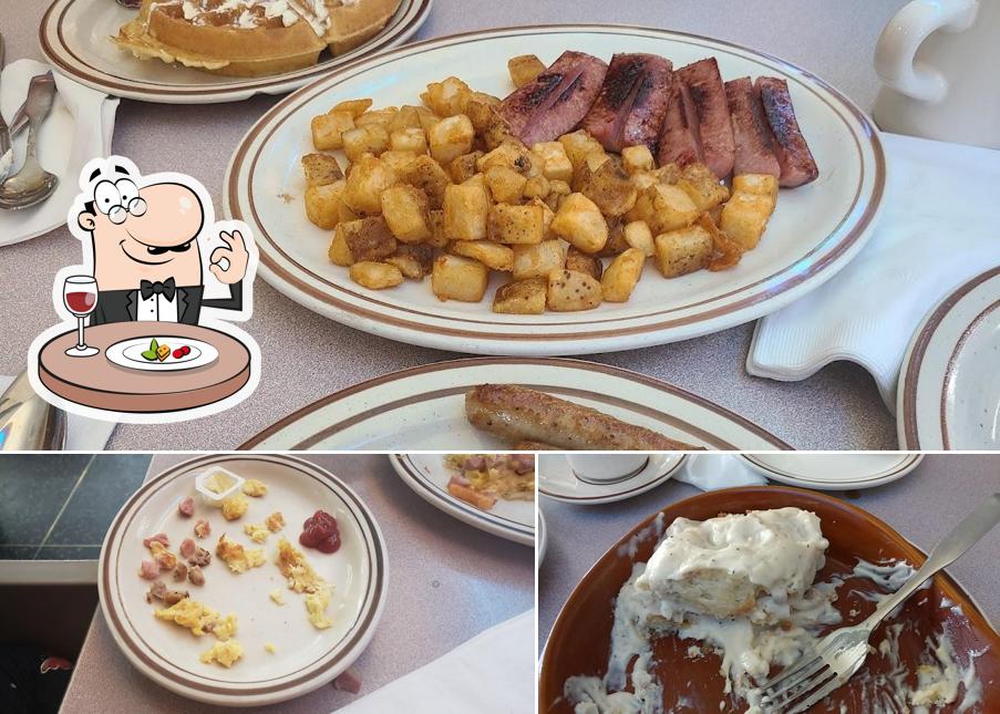 Golden Nugget Pancake House, 3001 N Central Ave in Chicago Restaurant