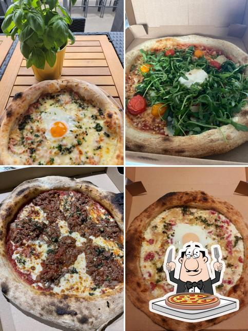 A À la Folie Pizzeria, vous pouvez prendre des pizzas