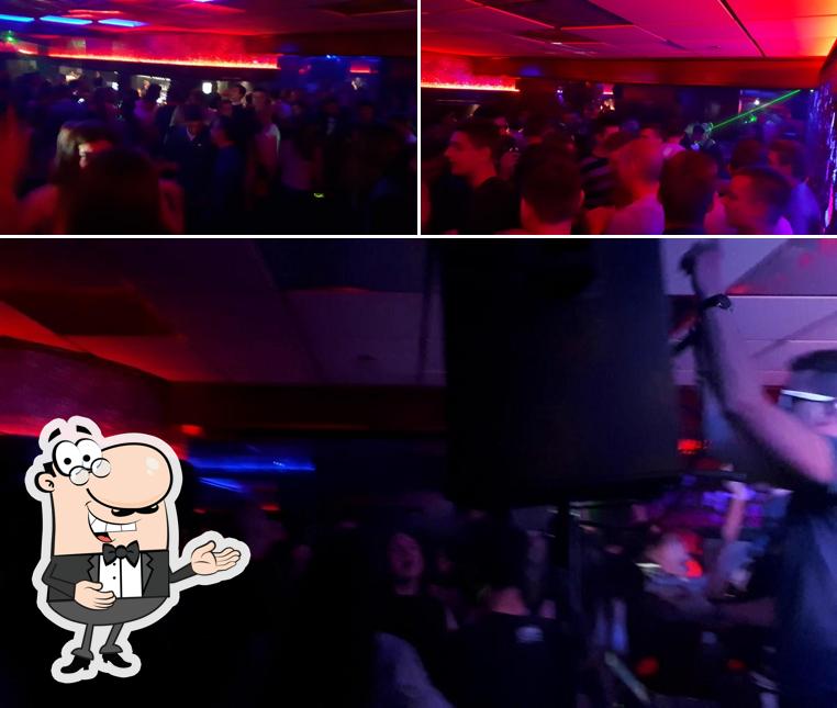 Guarda la foto di Feniks