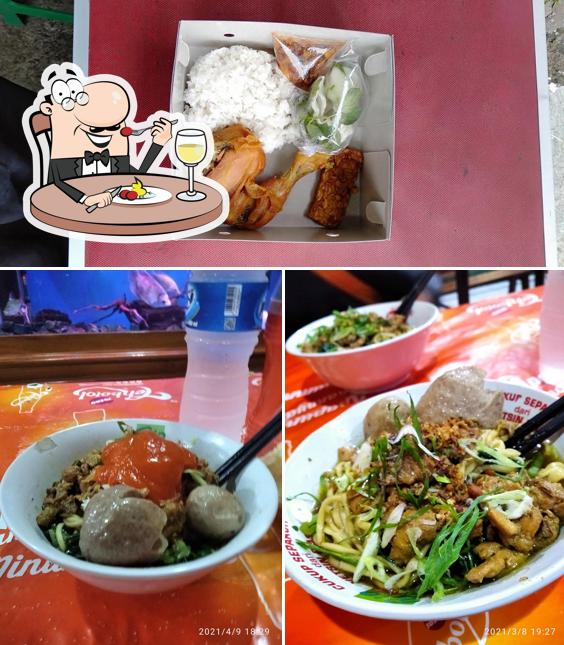 Food at Pecel Lele Lamongan Cak Oni