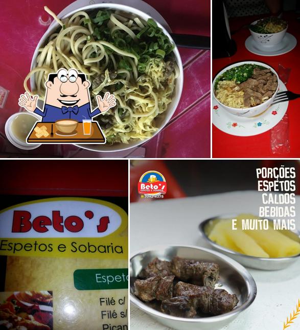 Comida em Beto's Espetos E Sobaria