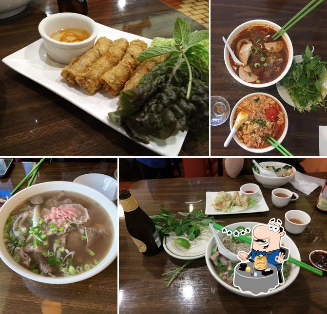 Meals at Phở Hà Tiên