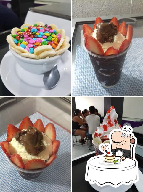 Açaí 10 serve uma escolha de sobremesas