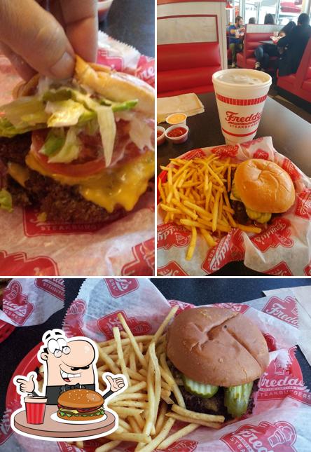 Freddy's Frozen Custard & Steakburgers, 2322 Battleground Ave in