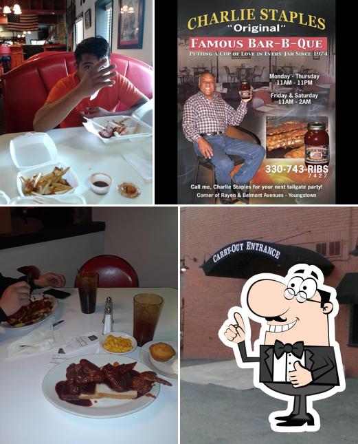 Charlie Staples Pitt Boss, 372 W Rayen Ave in Youngstown Restaurant