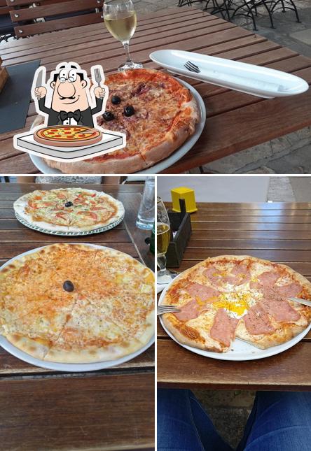 Prenditi una pizza a Pizzeria LEUT Korčula