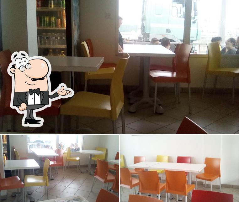 Découvrez l'intérieur de Pizzeria et Sandwicherie des 4 pavillons