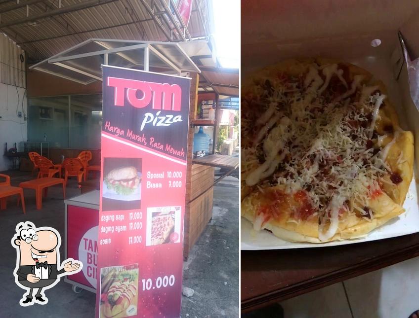 Tom pizza cafeteria, Padang