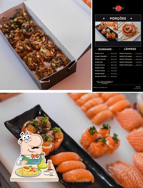 Entre diversos coisas, comida e interior podem ser encontrados no Mittsu Sushi