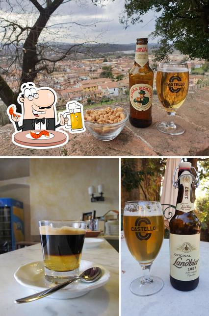 Puoi ordinare un rinfrescante bicchiere di birra chiara o scura