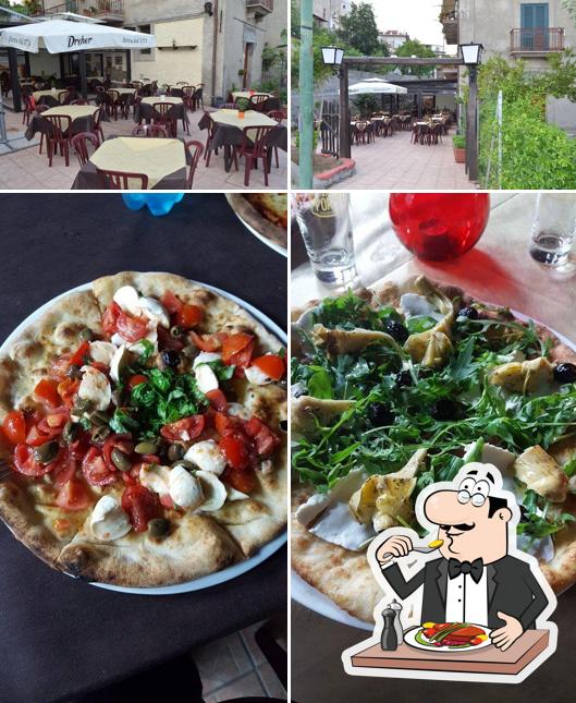 La foto di cibo e interni da Pizzeria Cimalonga