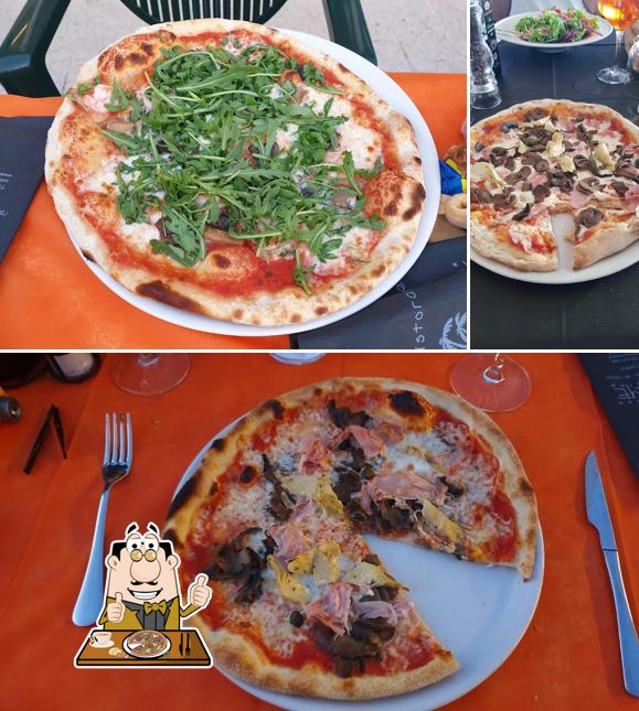 Scegli una pizza a Le Palme Risto Lounge