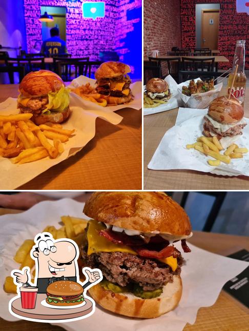 Experimente um hambúrguer no Hamburgueria Danky Burguer's - Oficinas