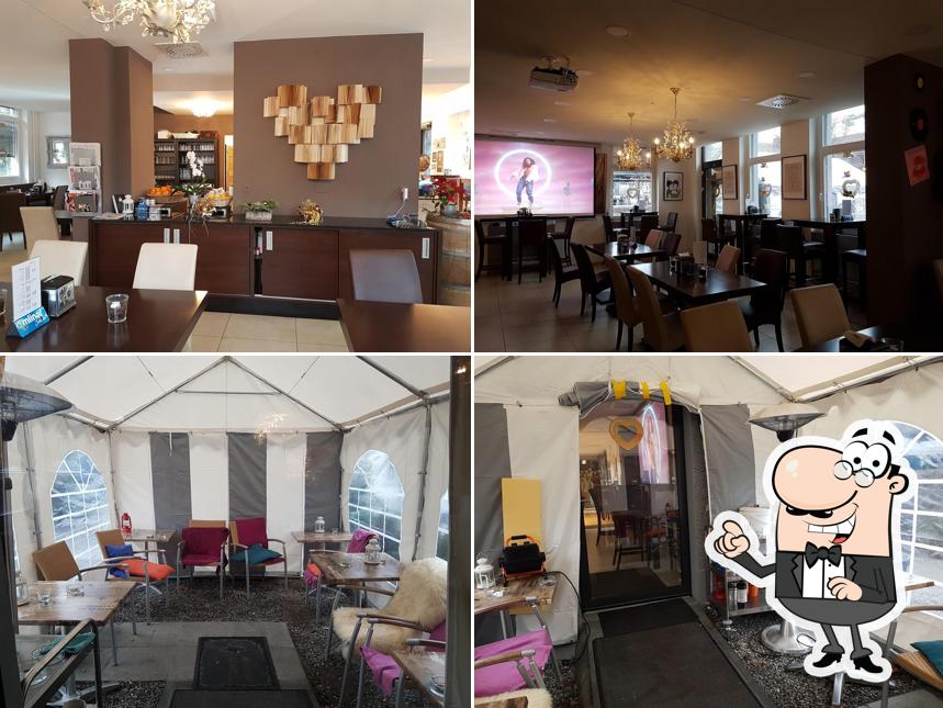 Siediti a un tavolo di Mlinar Caffe