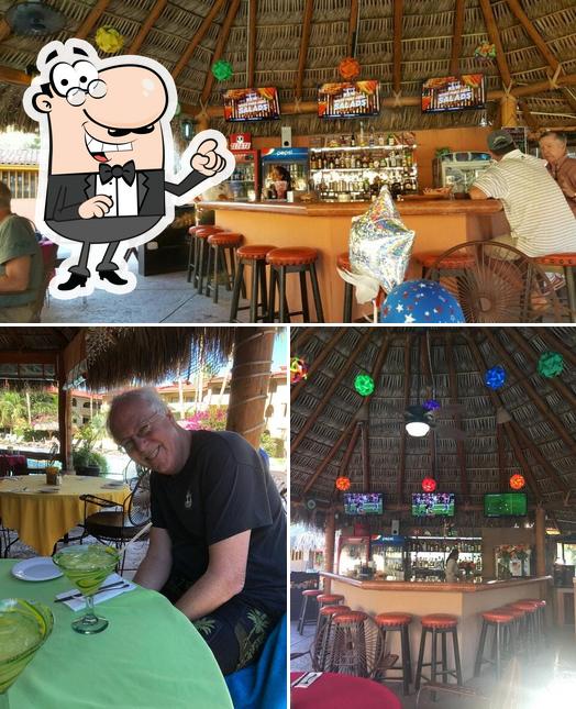 Oasis Bar & Grill, Cabo San Lucas, Calle Acuario SN Restaurant reviews