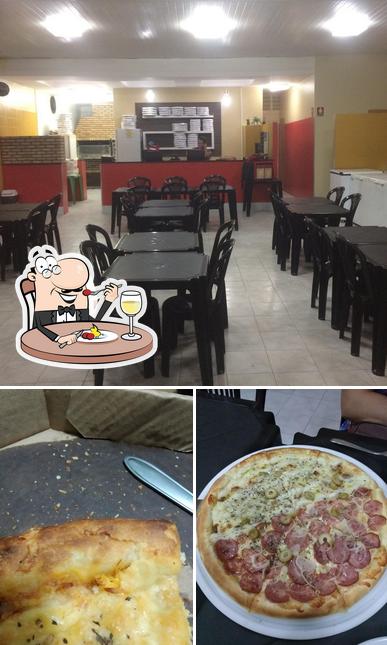 Entre diversos coisas, comida e interior podem ser encontrados a Telepizza