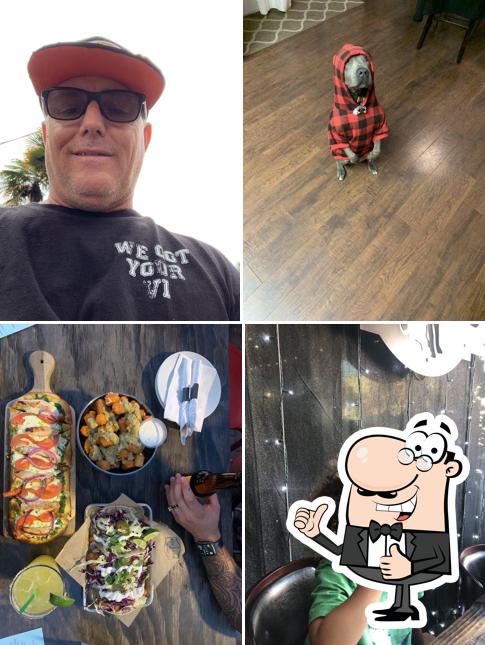 Wet Dog Tavern in Huntington Beach Restaurant menu and reviews