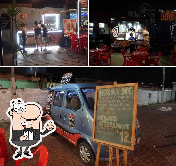 O interior do Chefs De Rua Food Park