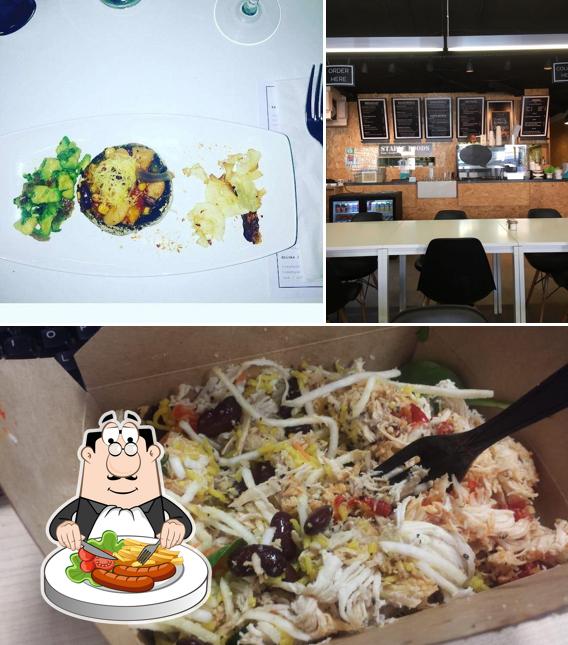 Observa las fotografías que hay de comida y interior en Staple Foods