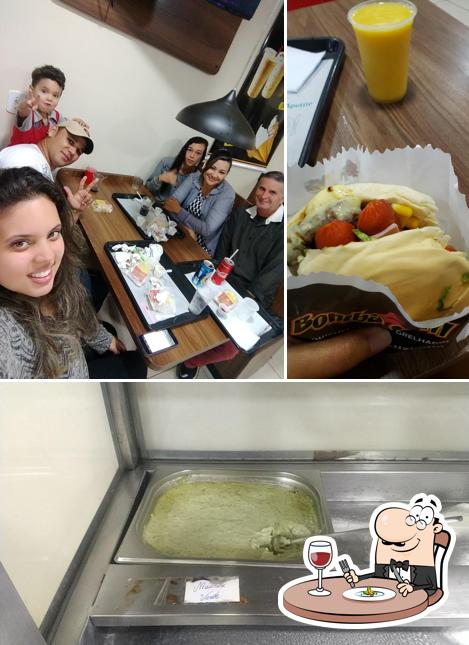 Dê uma olhada a imagem apresentando comida e interior no Bomba Grill Paranoá