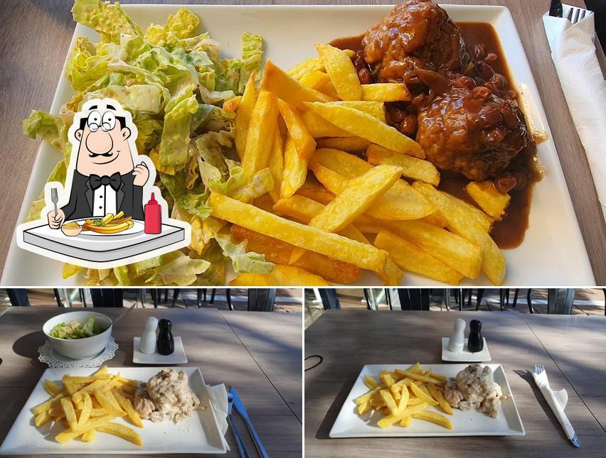 Order French-fried potatoes at THE QUEEN ESTEPONA